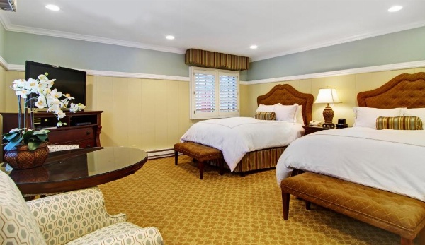 Wayside Inn image 21