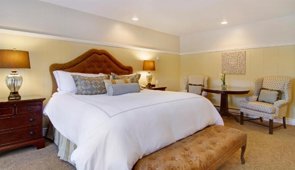 Wayside Inn image 28